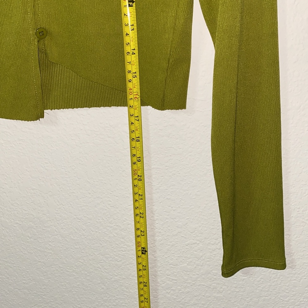 🌵Olive Green Button-Up Women's Top with high-low like front! - Picture 8 of 10
